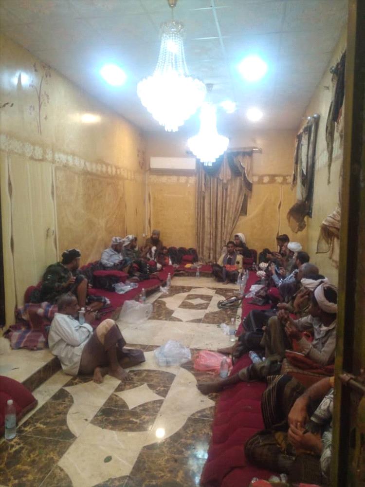 شيوخ وقيادات عسكرية يؤدون واجب العزاء في استشهاد "الجندي" عمار سعيد ثابت الشعبي