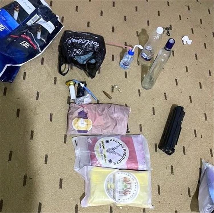 أمن المهرة يضبط وكر مخدرات في الغيضة ويطيح بـ3 متهمين