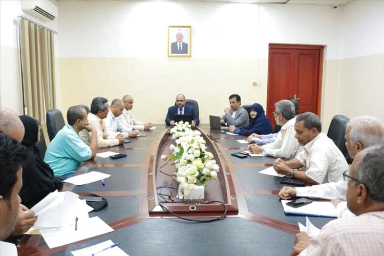 وزير الاتصالات يشدد على ضرورة تكثيف العمل لبناء شبكة اتصالات وطنية قوية وآمنة