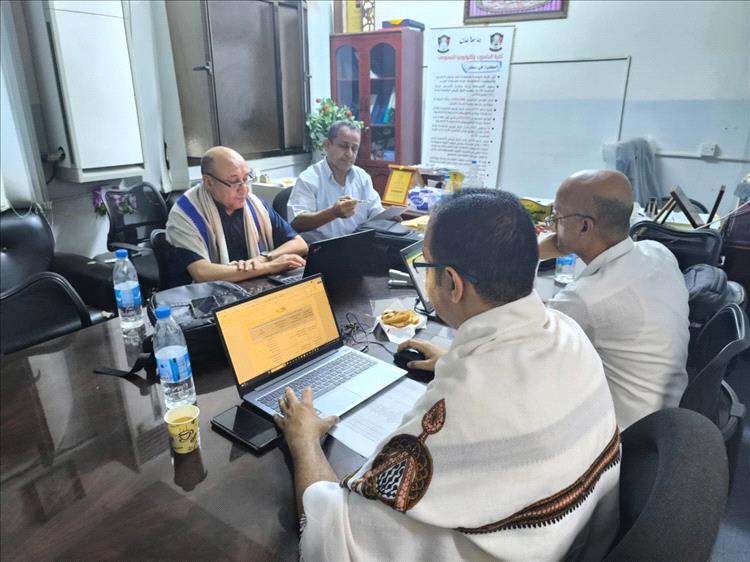 كلية الحاسوب بجامعة عدن تبحث توصيف المقررات وتطوير مناهجها الأكاديمية 