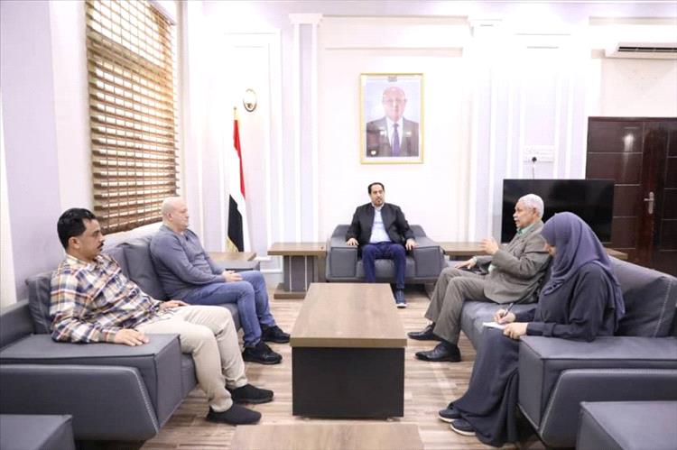 وزير الشباب والرياضة يناقش اوضاع المنتخب الوطني الاول لكرة القدم