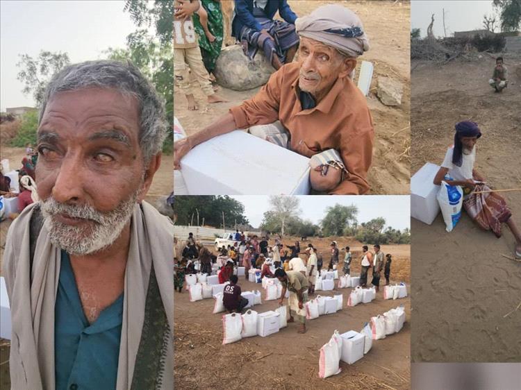 مبادرة الإعلامي العبيدي توزع السلة الرمضانية على المكفوفين في لحج