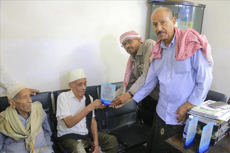 بحضور الوكيل باربّاع جمعية التعاون الحضرمية الخيرية تكرّم رواد العمل الخيري ويتفقد سير العمل بالعيادات الطبية التخصصية بمركز الهدى الطبي بسحيل سيئون 