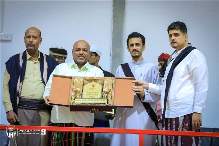 نادي شعب حضرموت يكرم عضو مجلس القيادة محافظ حضرموت ووكيل المحافظة وقيادة السلطة المحلية بالمكلا ومكتب الشباب