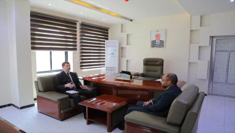 وزير الاتصالات يبحث في عدن مع مكتب المبعوث الأممي دعم الاستقرار وتطوير قطاع الاتصالات