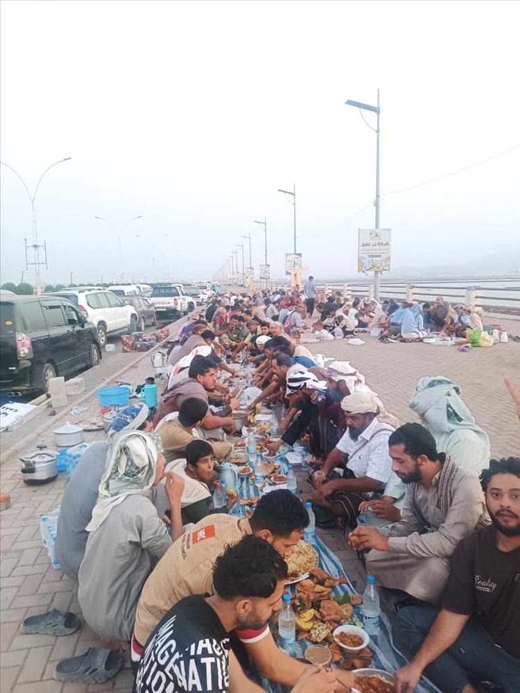 إفطار جماعي لأبناء مديرية مكيراس  في عدن
