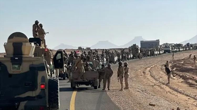 تعزيزات عسكرية جديدة تصل عدن لدعم مهام تأمين المدينة خلال الفترة المقبلة 