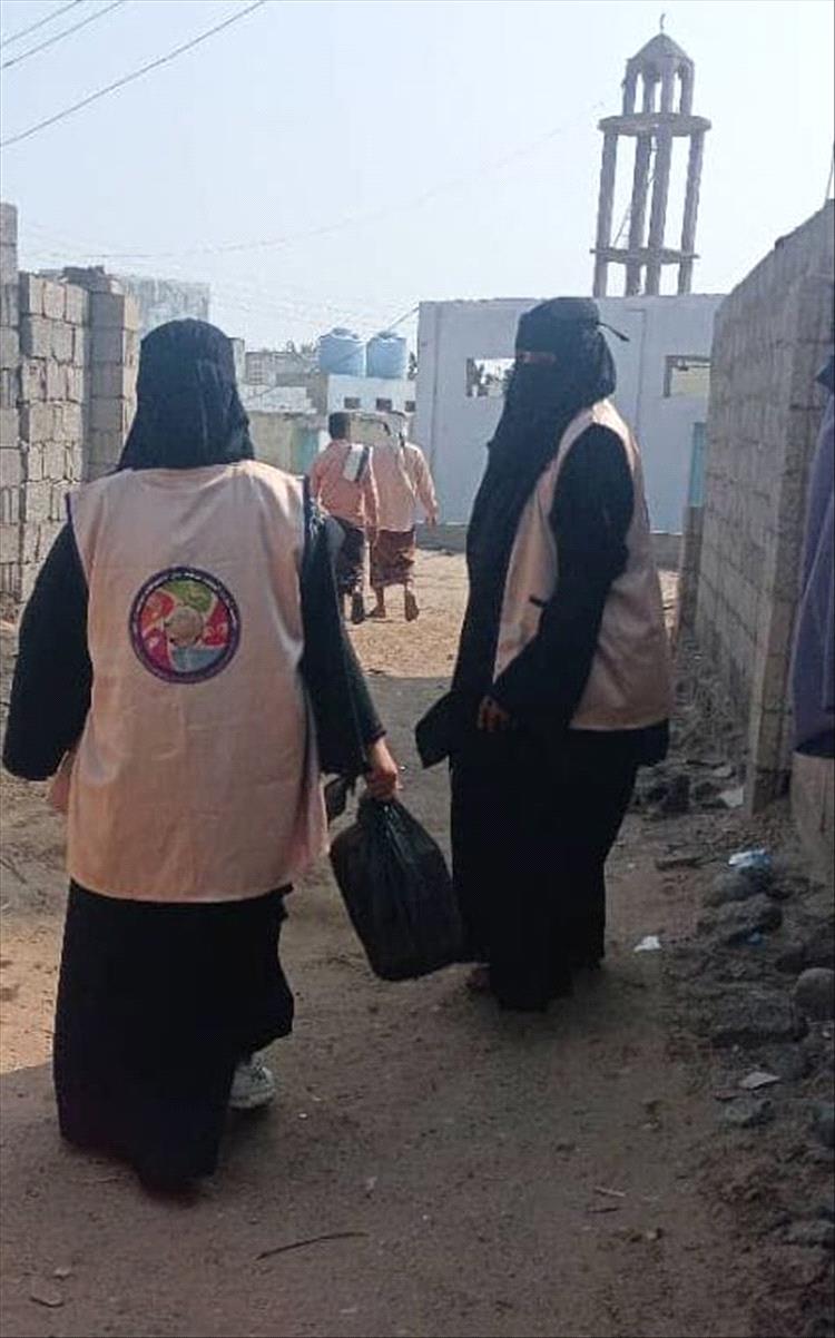 مؤسسة الوردة البيضاء تنفذ المرحلة الثانية من توزيع مشروع إفطار الصائم بزنجبار