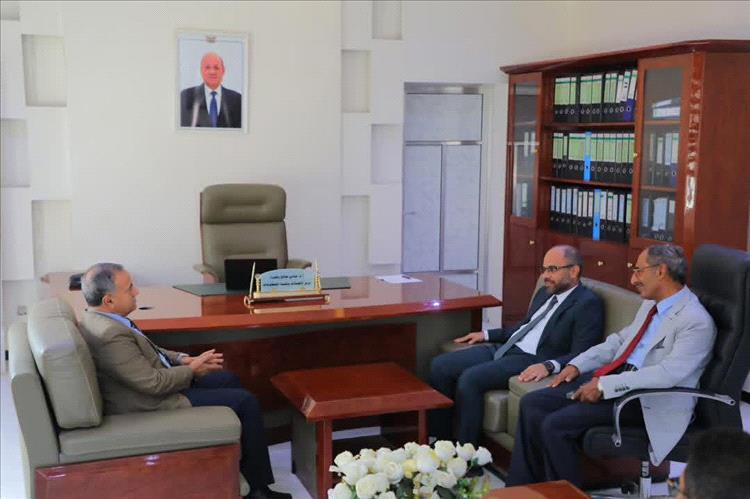 وزير الاتصالات يناقش مع رئيس جامعة عدن تنسيق الجهود لتنظيم مؤتمر التحول الرقمي