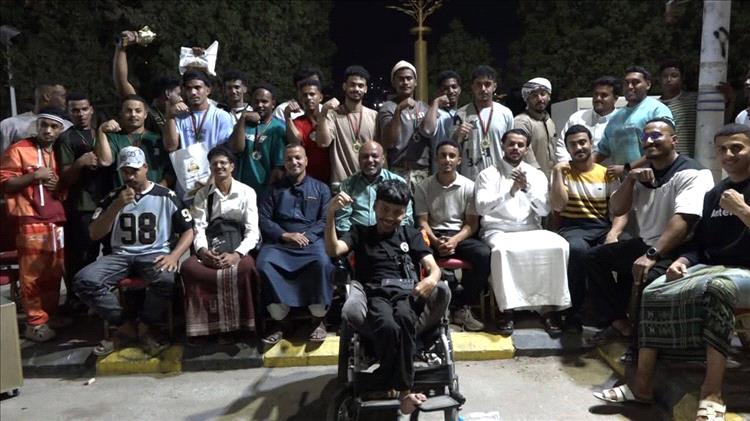 اختتام رائع للبطولة الثانية التنشيطية الرمضانية المفتوحة لمنافسات مصارعة الذراعين بالمكلا