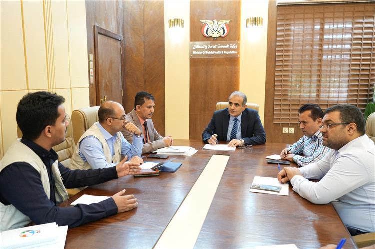 وزير الصحة يناقش تعزيز التنسيق والشراكة مع منظمة ديفرستي لدعم القطاع الصحي