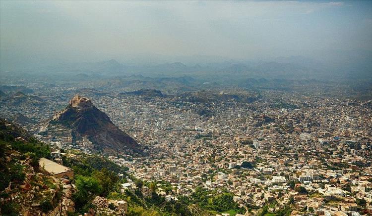 وفاة امرأة برصاص قناص حوثي شرق مدينة تعز