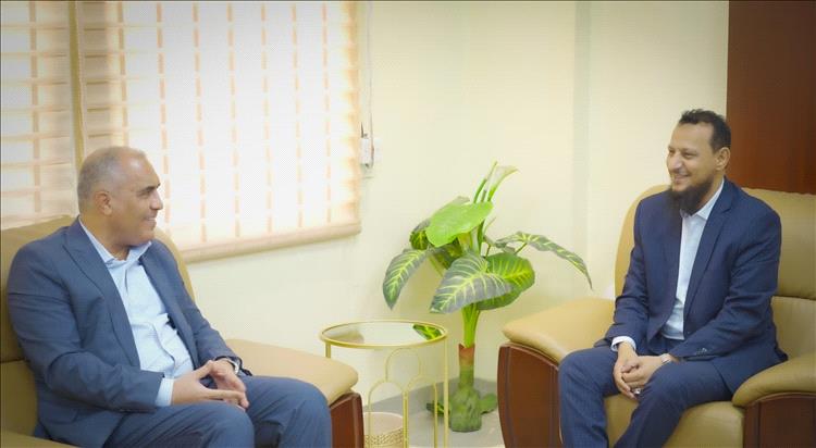 محافظ عدن يناقش مع وزير التربية والتعليم سبل التعاون المشترك