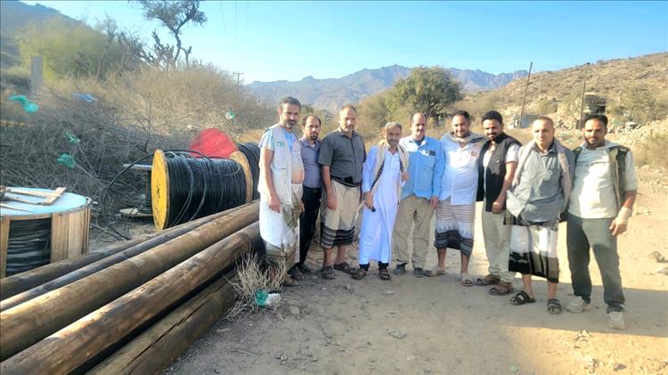 الأمين العام حسين العصامي يستلم شبكة صيانة الكهرباء لمدينة قعطبة من منظمة البحث عن ارضية مشتركة