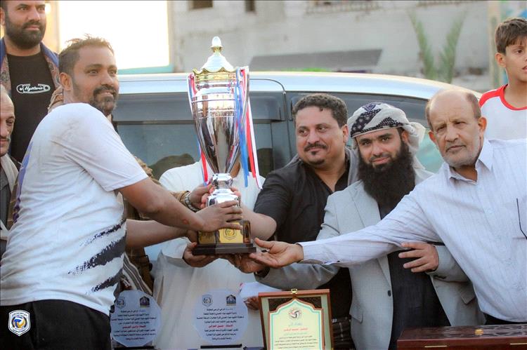 أيمن مصطفى… نجم الطائرة العدنية الذي واصل التألق وتوّج مسيرته بوصافة بطولة الشهيد عواد