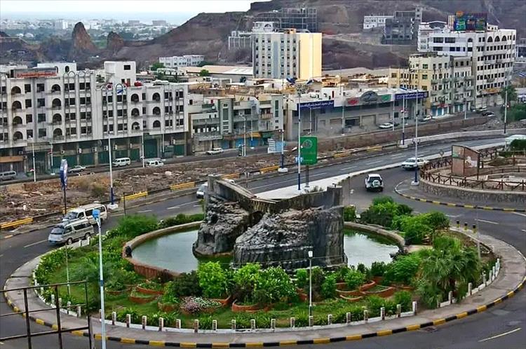 احتراق عيادة طبية في خور مكسر بعدن دون وقوع إصابات