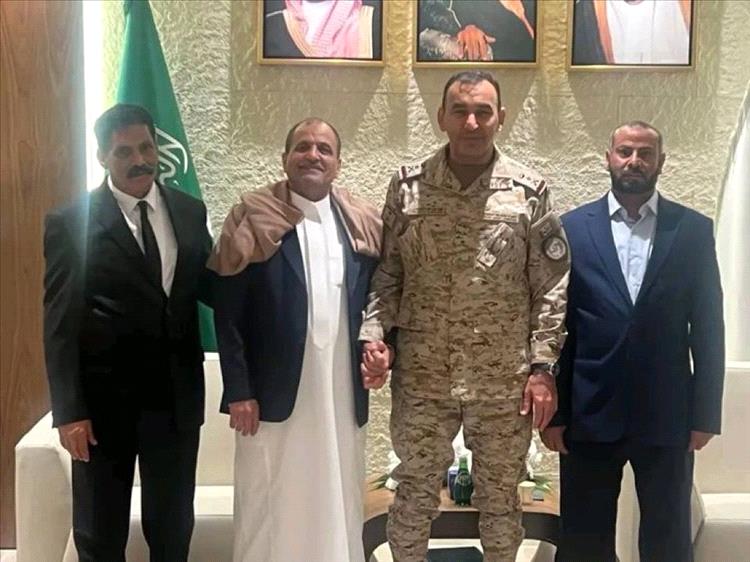 لقاء في الرياض يجمع قيادات أمنية وعسكرية مع قائد القوات المشتركة السعودية