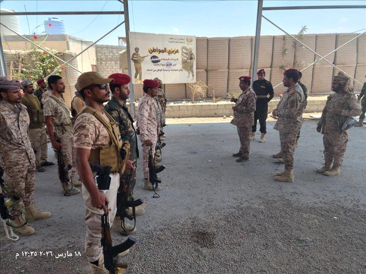 قائد المنطقة العسكرية الثانية يتفقد جاهزية النقاط العسكرية الرئيسية على مداخل مدينة المكلا ومستوى سير المهام فيها