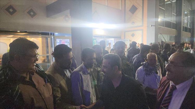 استقبال حافل لمحافظ لحج الجديد "الحالمي" بمطار عدن