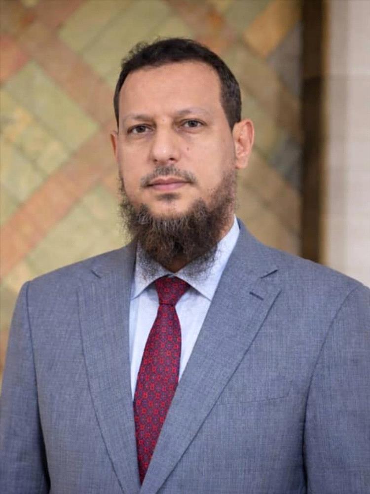 المحافظ عبد الرحمن شيخ يوجّه برفع الجاهزية مع بدء هطول الأمطار على العاصمة عدن