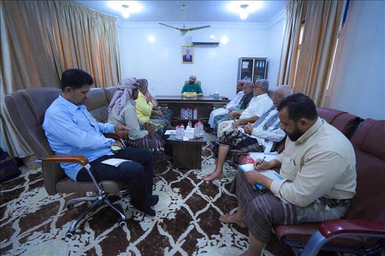 محافظ أبين يلتقي بالكوادر الزراعية بالمحافظة ويؤكد على أهمية تطوير القطاع الزراعي وتعزيز الأمن الغذائي