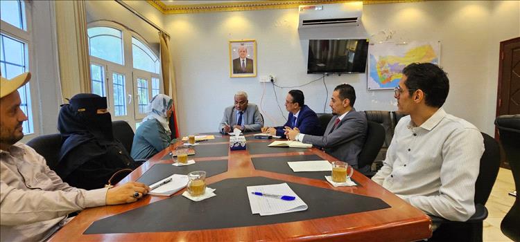 وزير الإدارة المحلية يناقش مع رئيس الجهاز المركزي للإحصاء بيانات المشاريع وآليات تطوير العمل الإحصائي