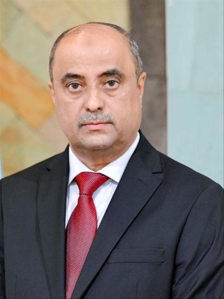 نائب وزير الصناعة يهنئ المستشار الرئاسي سالم بن بريك بمناسبة زفاف نجل أخيه في المكلا