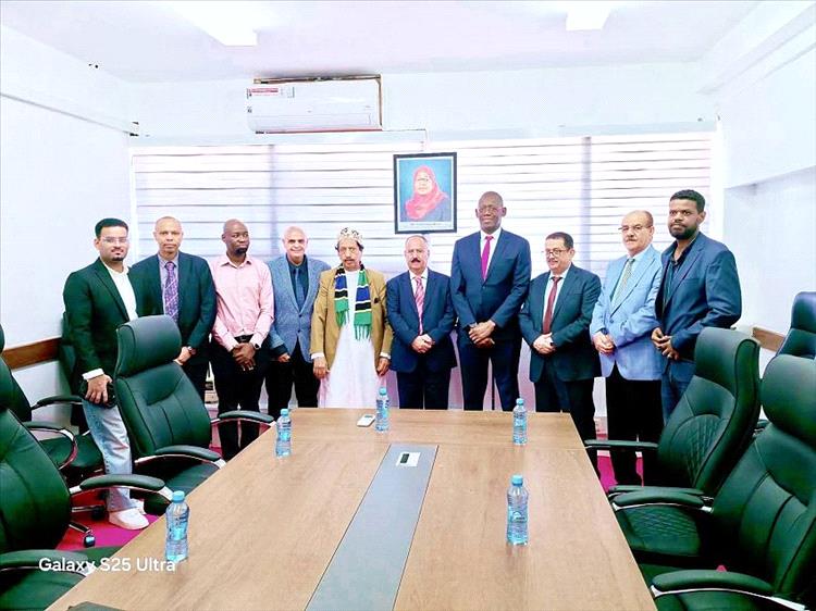 وزير النقل يبحث مع سلطات الطيران التنزانية تعزيز التعاون في قطاع النقل الجوي