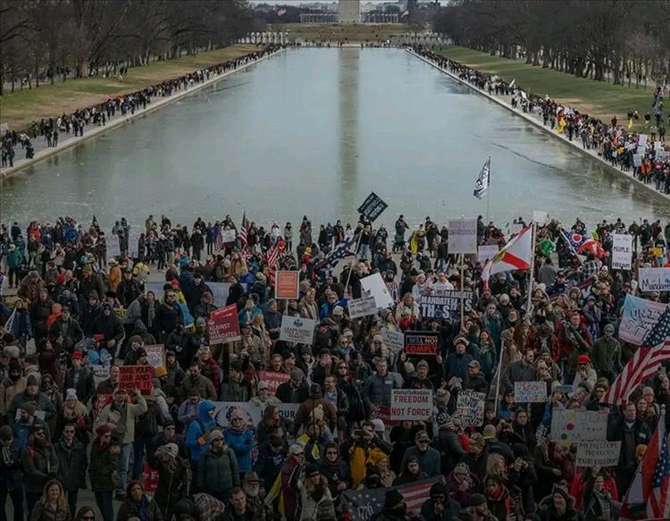 مظاهرات واسعة في الولايات المتحدة احتجاجاً على سياسات ترمب