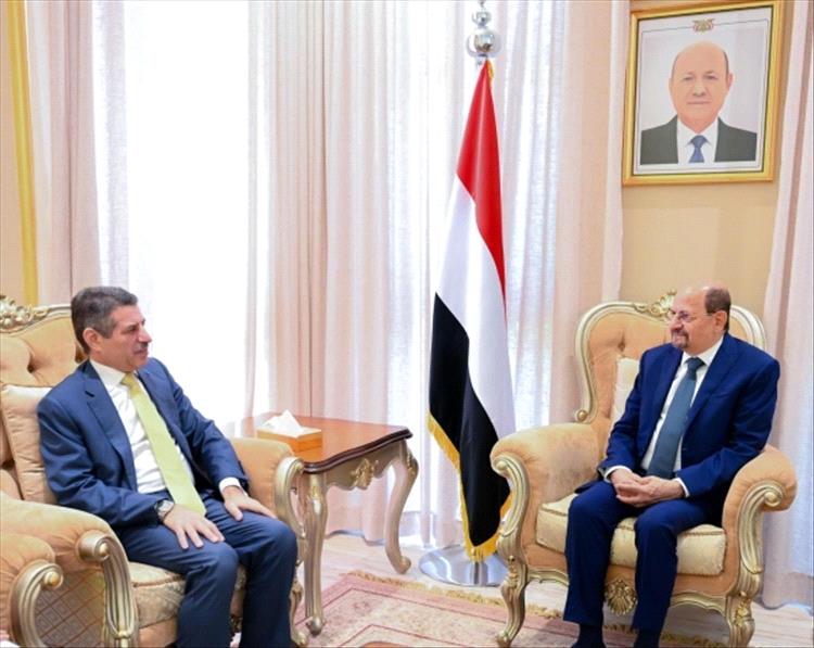 إعادة ترتيب الدولة وتعزيز الإيرادات.. أولويات الحكومة اليمنية أمام الدعم الأمريكي