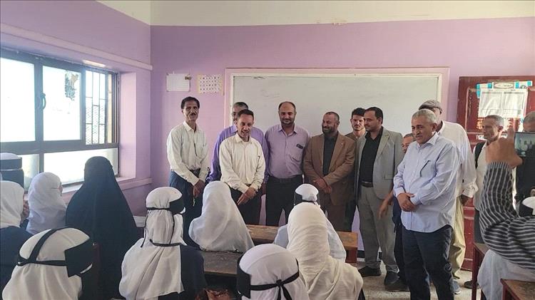 محافظ الضالع يتفقد العملية التعليمية ويؤكد: "بناء الإنسان هو هدفنا الأول"