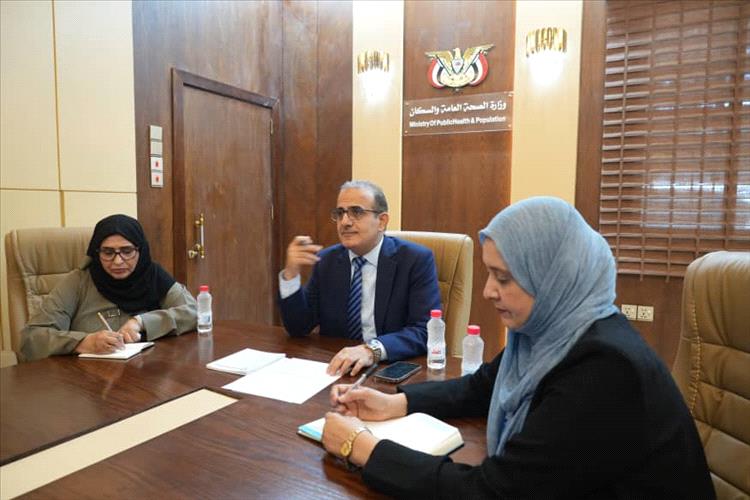 وزير الصحة يبحث مع نائب رئيس البعثة رئيس قسم التنمية بالسفارة الهولندية لدى بلادنا سبل تعزيز التعاون الصحي