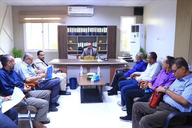 إجتماع يناقش سير أداء المؤسسة العامة للطرق والجسور