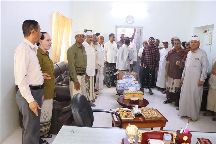 مكتب وزارة الصحة بحضرموت الوادي يقيم جلسة معاودة بمناسبة عيد الفطر المبارك