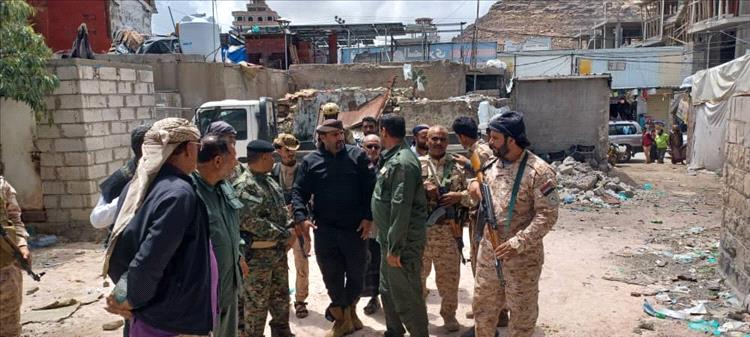 مدير عام شرطة الضالع يزور مديريتي الشعيب والحصين ويطلع على الجوانب الأمنية والإدارية فيها