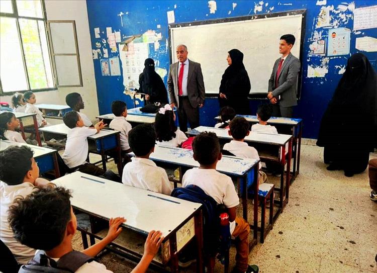 وزير التربية والتعليم (العبادي) يتفقد العملية التعليمية في عدد من المدارس في العاصمة المؤقتة عدن