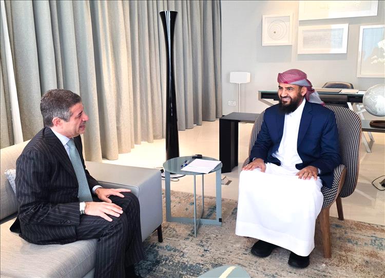 المحرّمي يبحث مع السفير الأمريكي مستجدات الأوضاع وجهود مكافحة الإرهاب وتعزيز الاستقرار