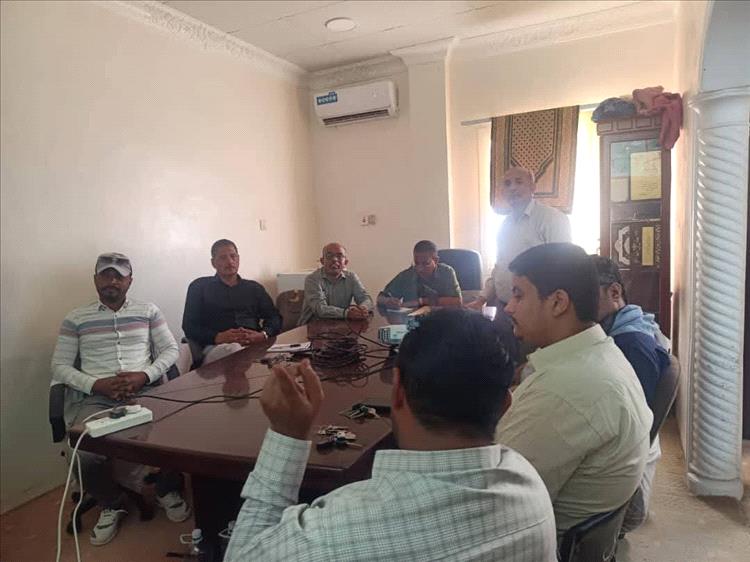 اجتماع استثنائي بمكتب الصحة بالمهرة يناقش تفشي الحصبة ويقر إجراءات عاجلة لاحتوائها