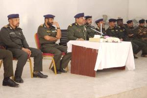 مدير كلية الشرطة حضرموت يلتقي طلاب الكلية عقب إنتهاء إجازة العيد ويؤكد على الانضباط والتحصيل العلمي