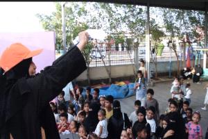 صندوق النظافة بعدن يواصل أنشطته التوعوية ويشارك الأطفال فرحة العيد في المتنفسات العامة