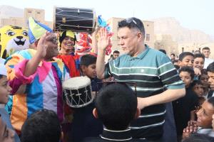 تأشيرة عمرة للمواطن بالظراف.. وفرقة النمر وخالد الجبري يرسمون البسمة على وجوه الأطفال