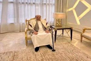 صحافي: غياب العليمي وظهور هادي في الرياض رسائل سياسية ثقيلة تعكس إعادة ترتيب المشهد اليمني