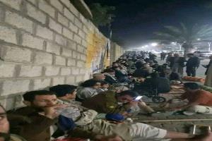 تساؤلات من جنود في مأرب حول تفاوت الرواتب بين التشكيلات العسكرية