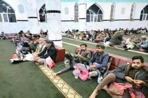 تحويل مساجد صنعاء إلى ثكنات.. مسلحون حوثيون يسيطرون على مرافق دور العبادة ويثيرون غضب المصلين في رمضان