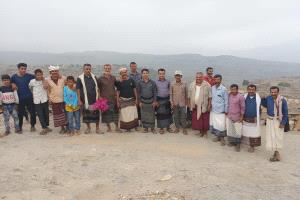 السلطة المحلية بردفان تتسلم مشروع رصف طريق الجبلة – الجريشفة بتمويل من المجلس المحلي للمديرية