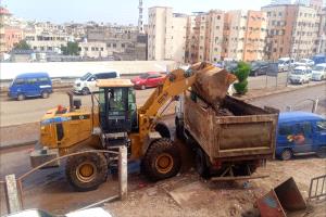 صندوق النظافة بعدن يواصل شفط مياه الأمطار ورفع المخلفات لليوم الرابع