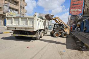 صندوق النظافة بعدن يواصل حملة أزالة مخلفات الأمطار في صيره والشيخ عثمان