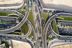 هل يصبح «وكلاء الذكاء الاصطناعي» محرك الإنتاجية الجديد في الشركات السعودية؟