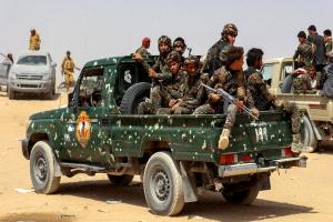 الحوثي يصطفّ مع إيران ويتحاشى إعلان الدخول في الحرب