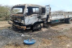 مجهولون يحرقون شاحنة مواطن في المخا